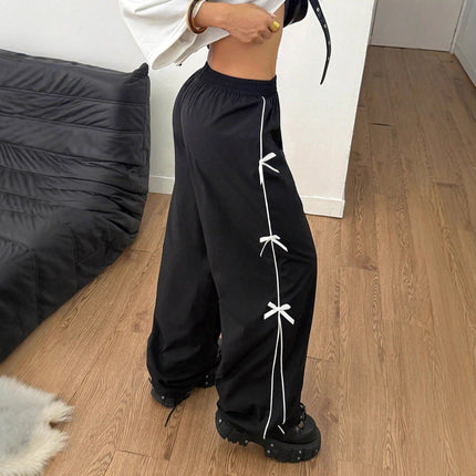 Pantaloni donna gamba dritta dal design moderno