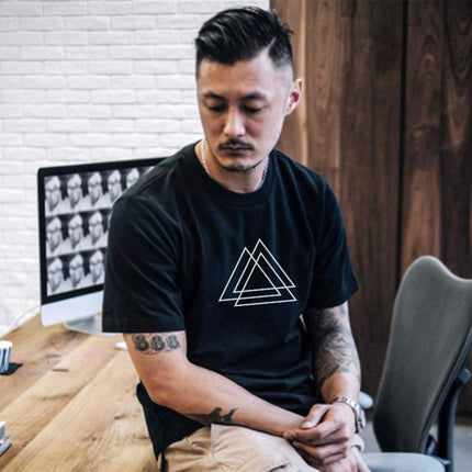 T-Shirt Streetwear Unisex con Logo Grafico