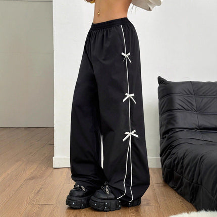 Pantaloni donna gamba dritta dal design moderno