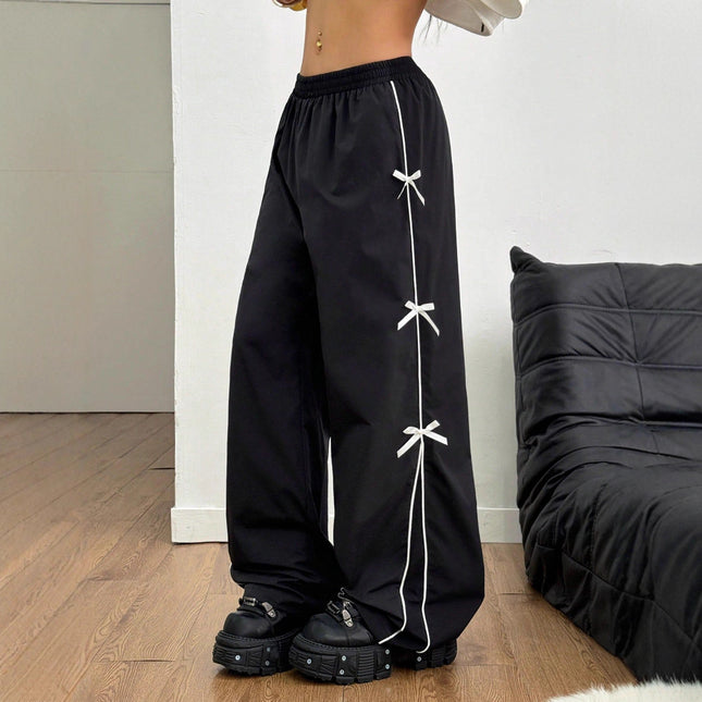 Pantaloni donna gamba dritta dal design moderno